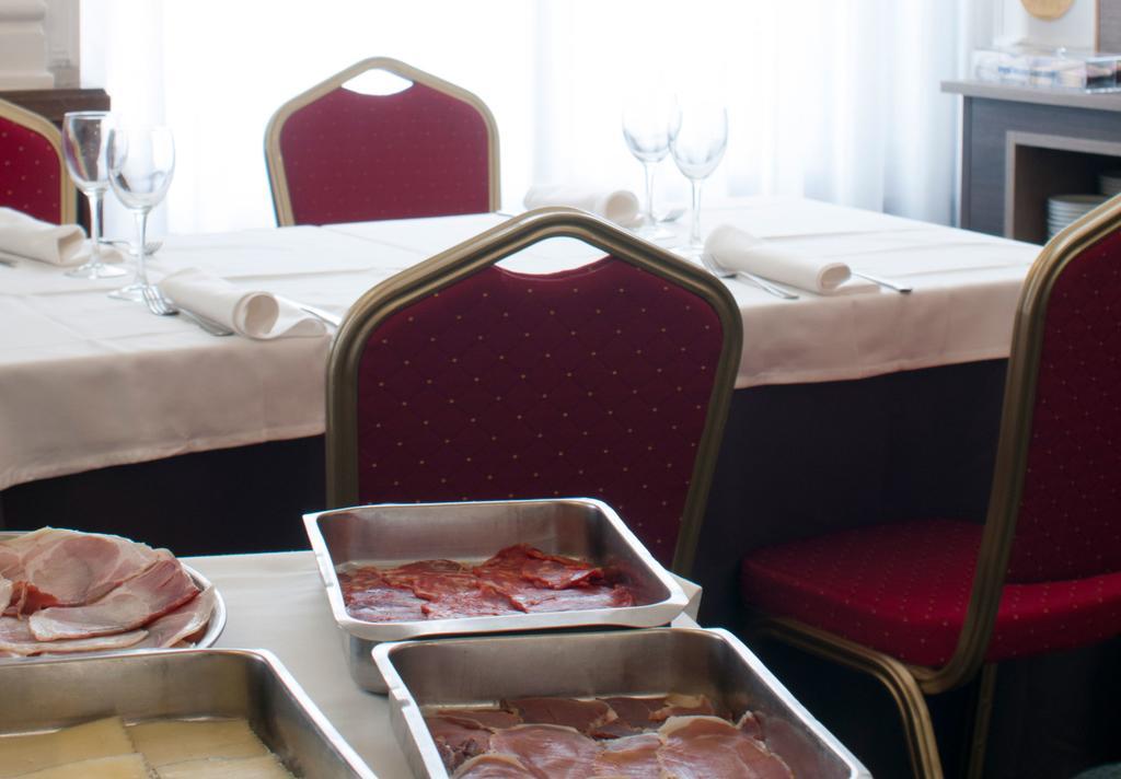 Hotel Madrid Bierzo Понферрада Экстерьер фото