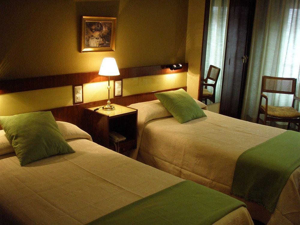 Hotel Madrid Bierzo Понферрада Экстерьер фото