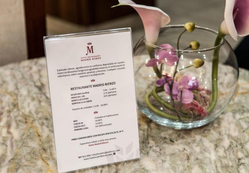 Hotel Madrid Bierzo Понферрада Экстерьер фото