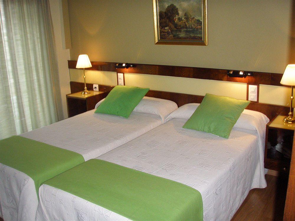 Hotel Madrid Bierzo Понферрада Экстерьер фото