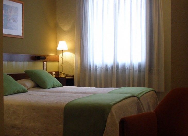 Hotel Madrid Bierzo Понферрада Экстерьер фото