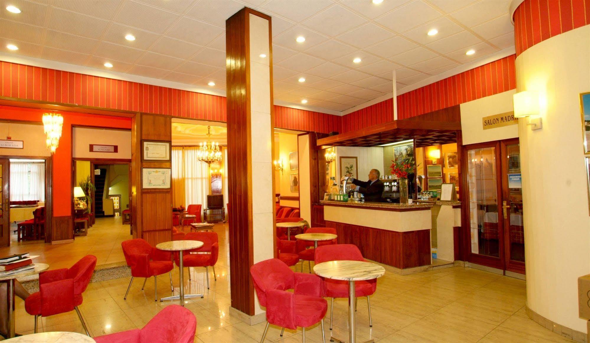 Hotel Madrid Bierzo Понферрада Экстерьер фото